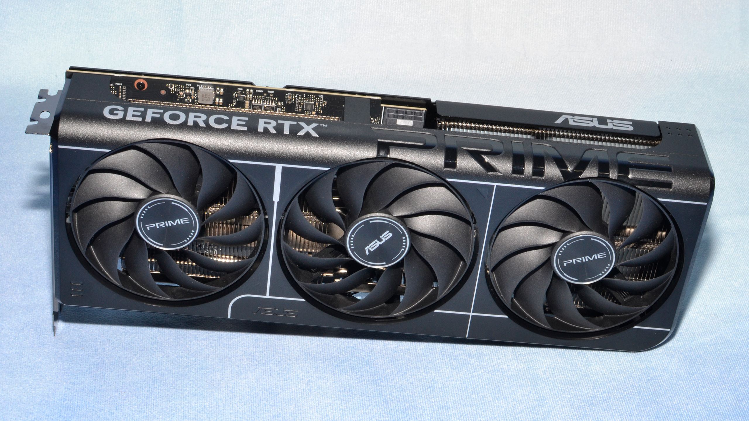 NVIDIA RTX 5060 Ti 8GB vs 16GB comparison
