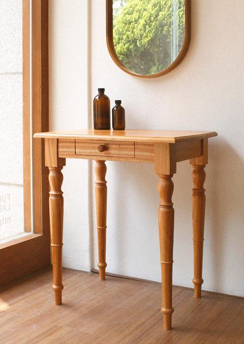 ANTIQUE TABLE 
