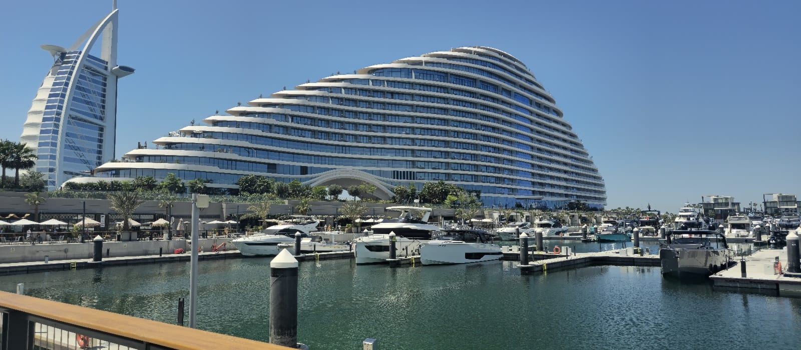 Marsa Al Arab walk
