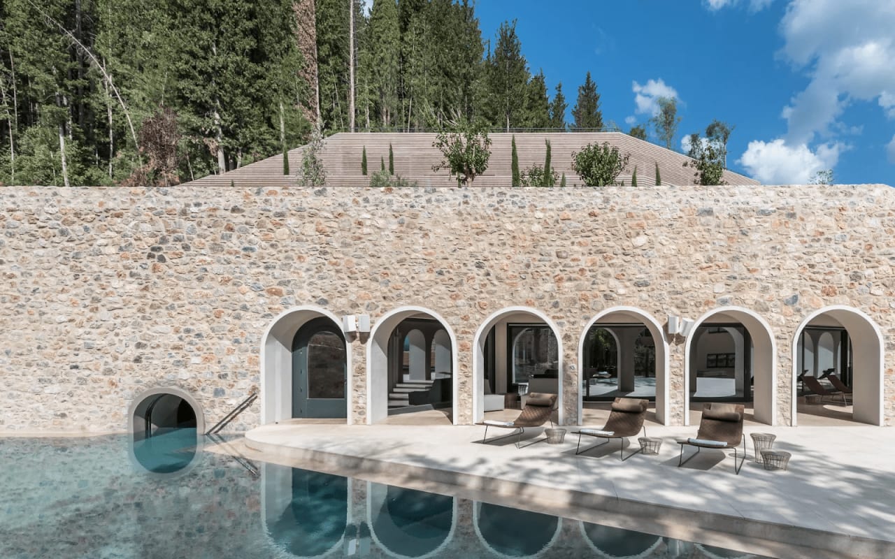 Euphoria Retreat, Mystras