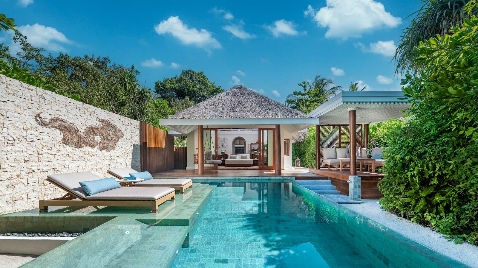 Elegant suite Anantara Kihavah Maldives Villas Baa Atoll