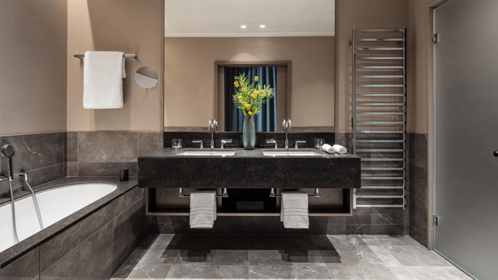 Elegant Anantara Plaza Nice Nice