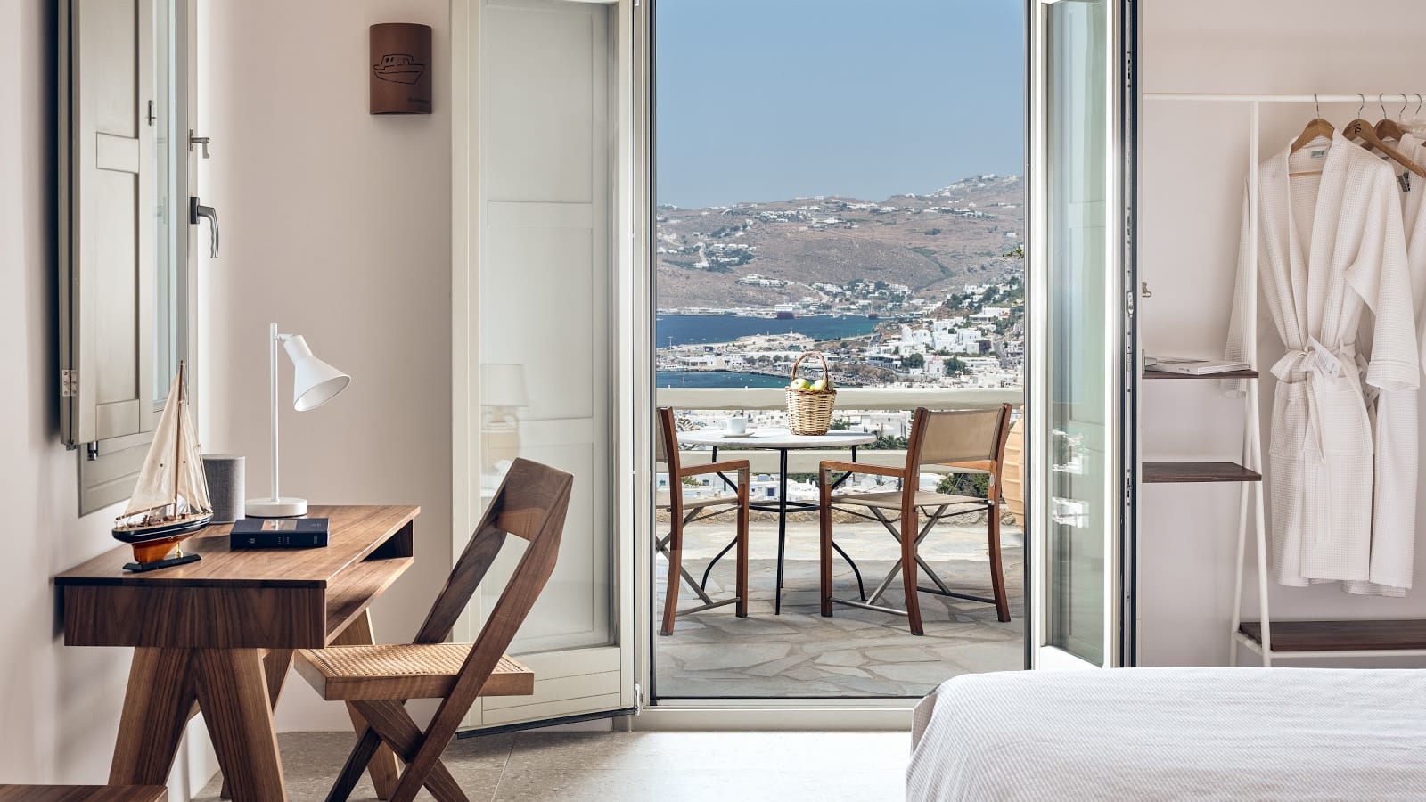 Inviting Belvedere Hilltop Rooms & Suites Mykonos