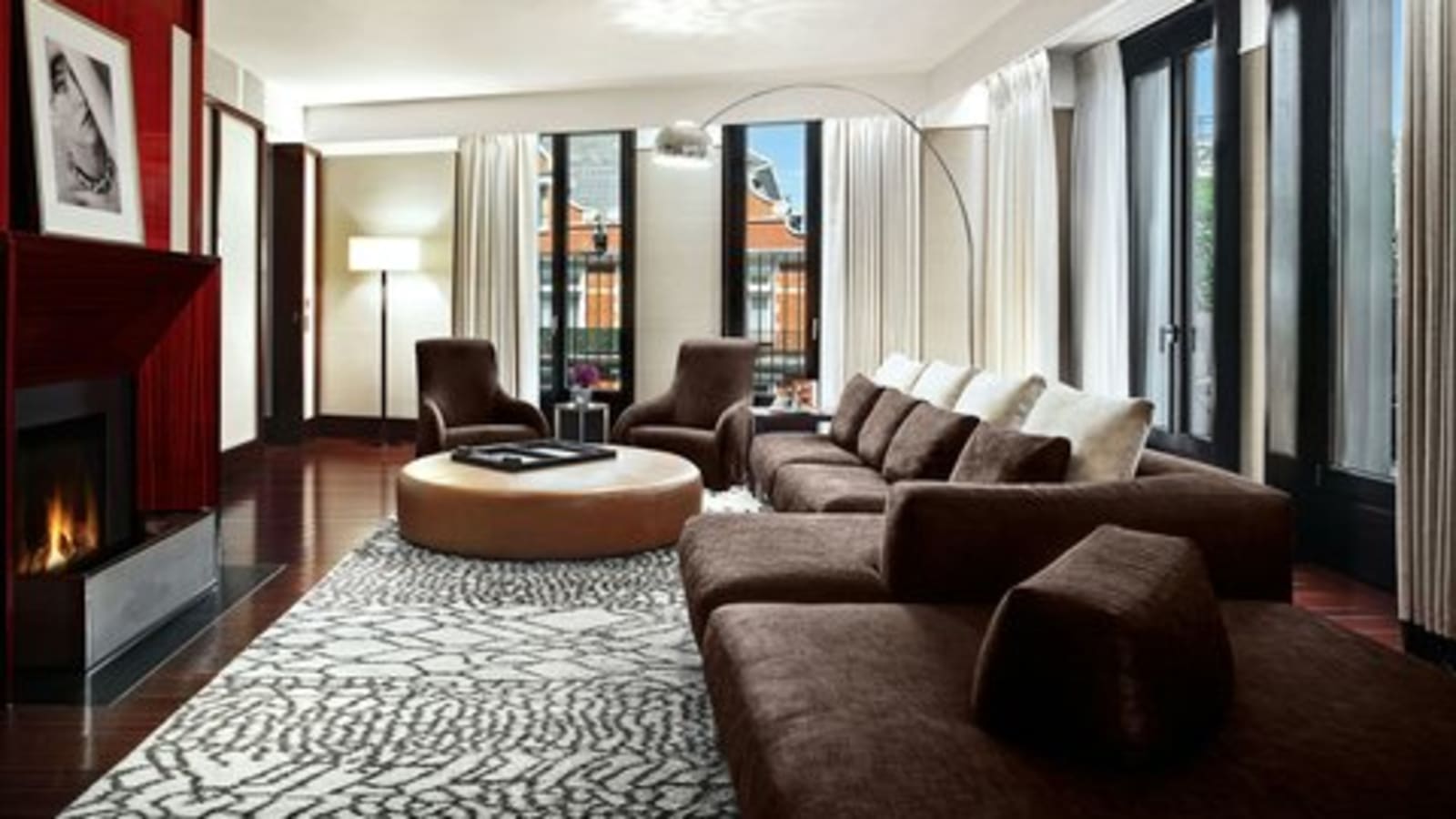 Elegant suite at Bulgari Hotel & Residences London