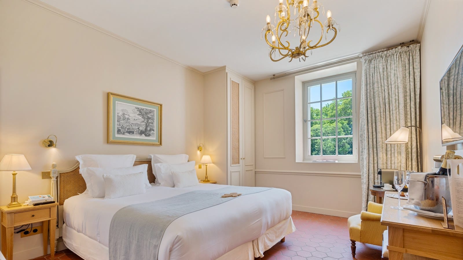 Cozy room at Château de Fonscolombe Le Puy-Sainte-Réparade