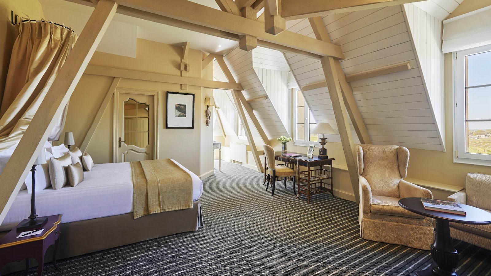 Cozy Château-Hôtel Grand Barrail Saint-Emilion