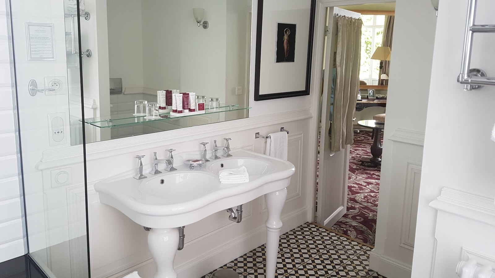 Elegant Château-Hotel Grand Barrail Saint-Emilion