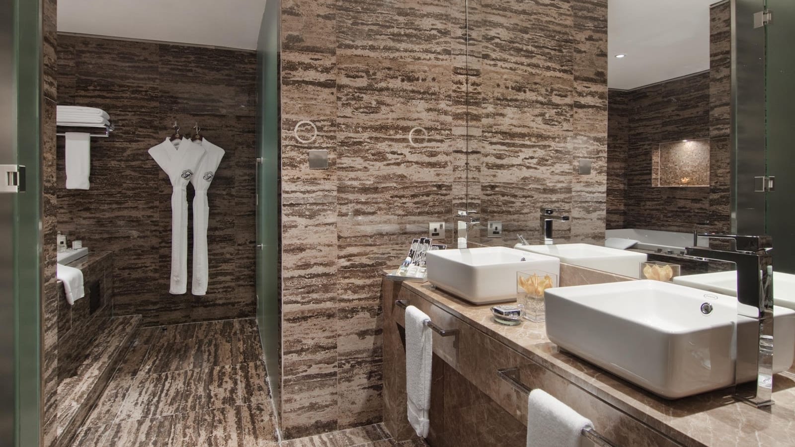 Elegant Fairmont Bab Al Bahr, Abu Dhabi