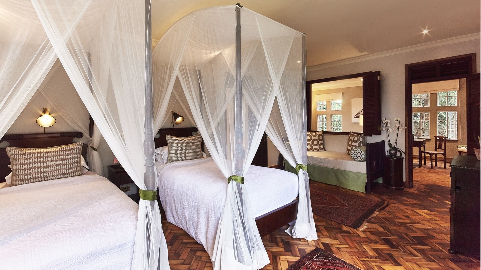 Cozy Giraffe Manor Nairobi