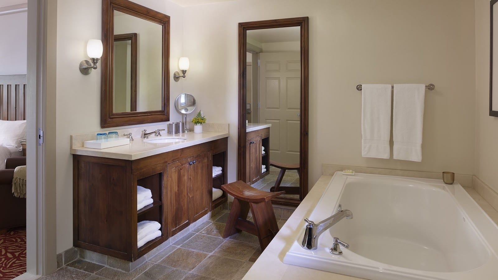 Cozy Harvest Inn St. Helena
