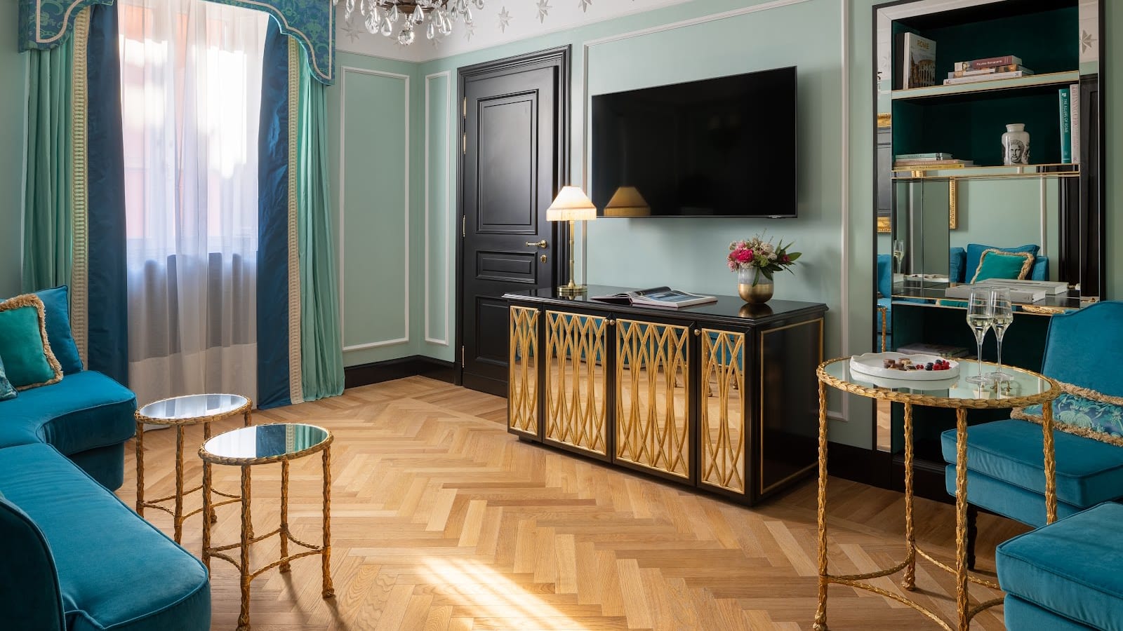 Elegant suite at Hotel d'Inghilterra Rome