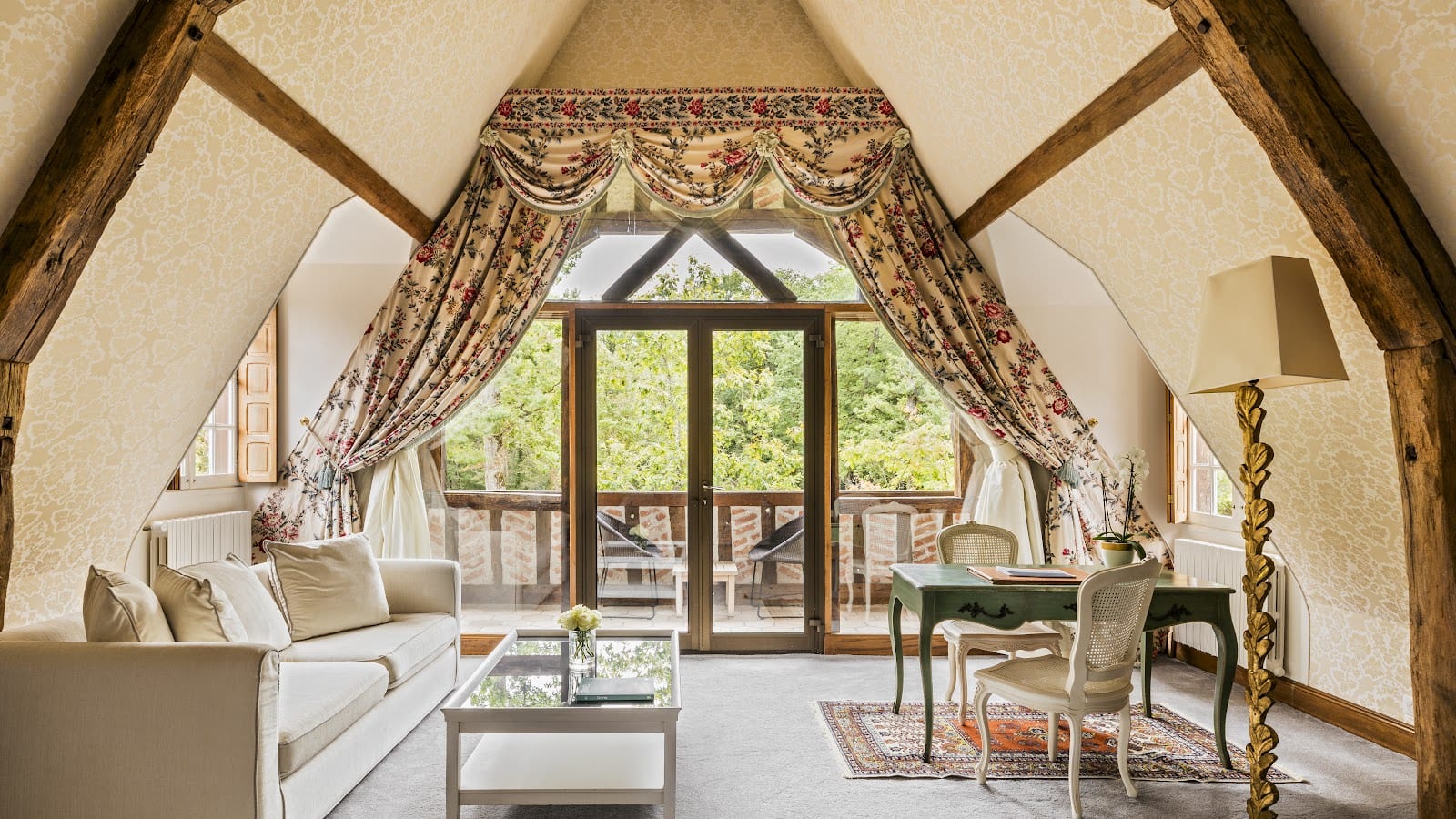 Cozy suite at Hôtel le Domaine des Hauts de Loire Onzain