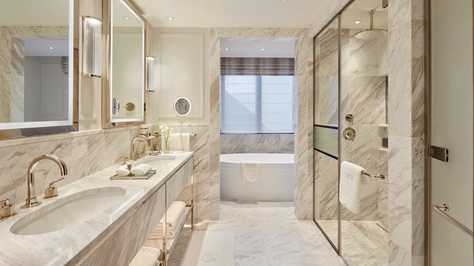 Elegant Jumeirah Carlton Tower London