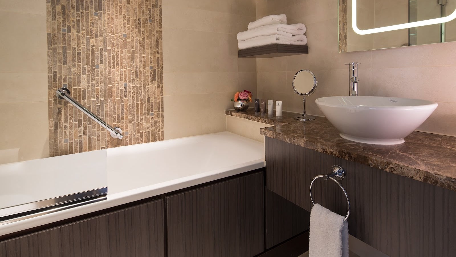 Elegant Jumeirah Lowndes London