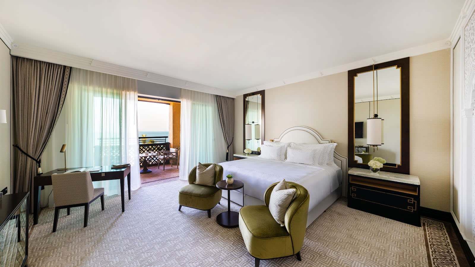 Elegant Jumeirah Mina A'Salam Dubai