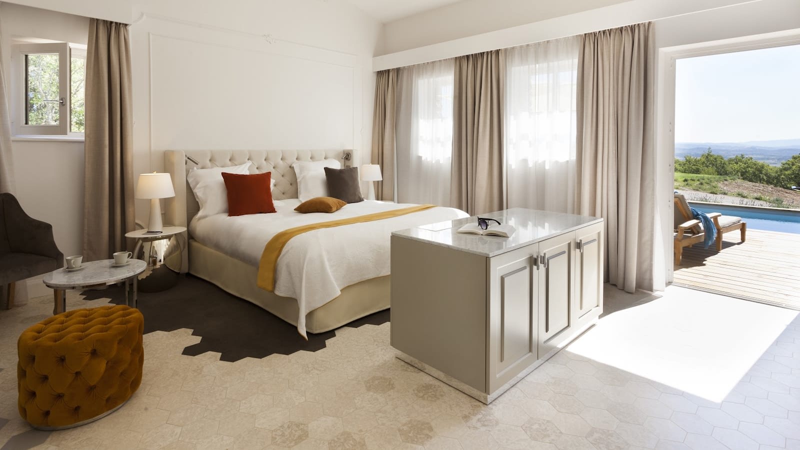 Stylish Hôtel Le Mas des Herbes Blanches Joucas
