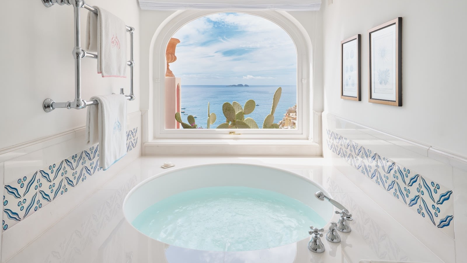 Elegant Le Sirenuse Positano