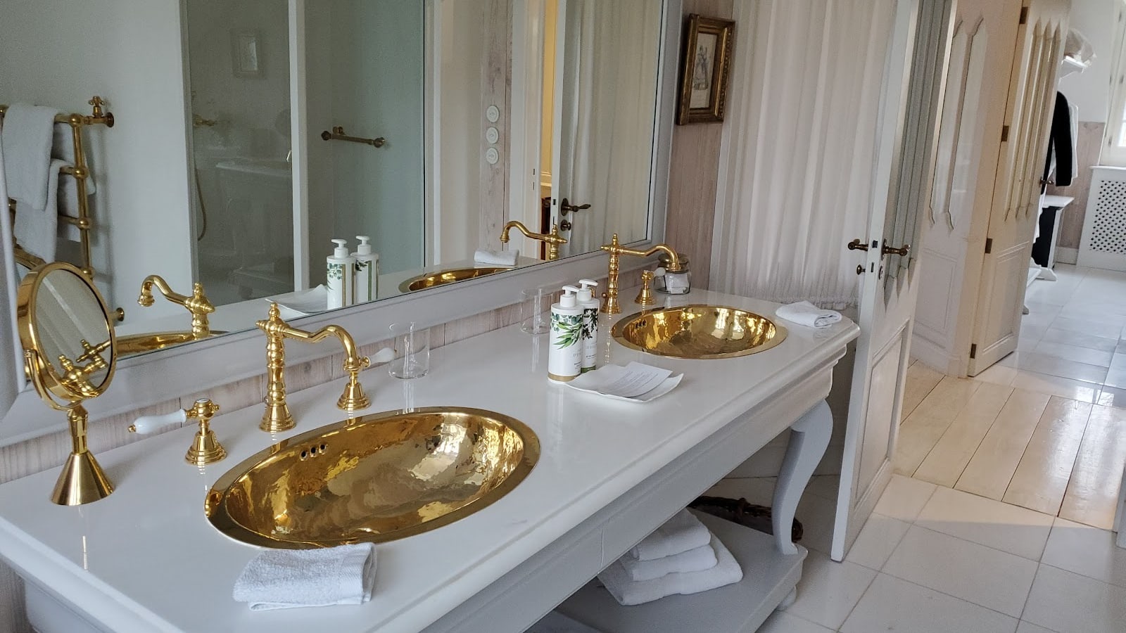 Classic & Superior Room