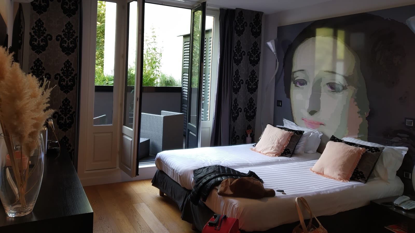 Inviting Maison Decoret Vichy