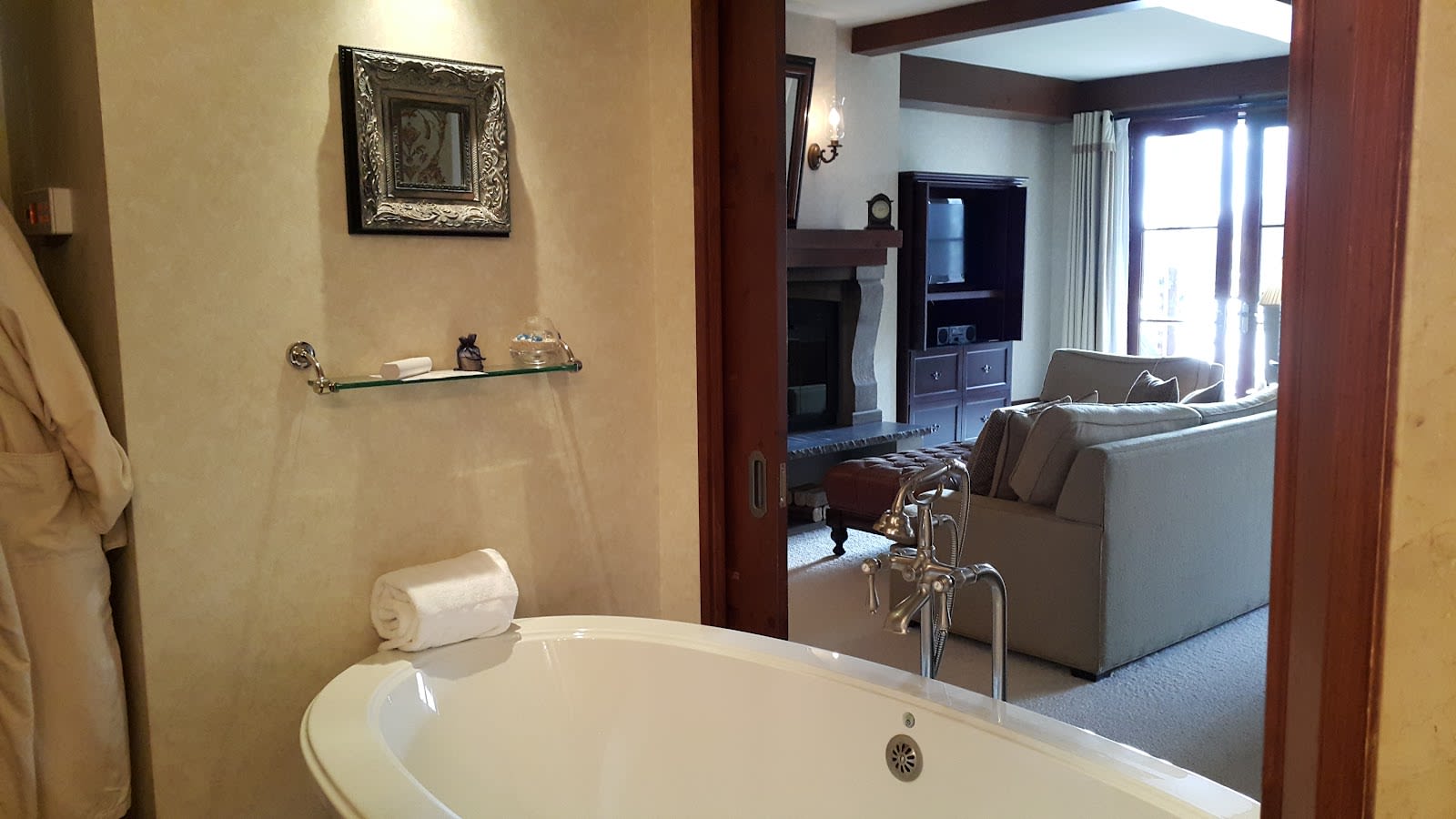 Cozy Quintessence Hotel West End Village