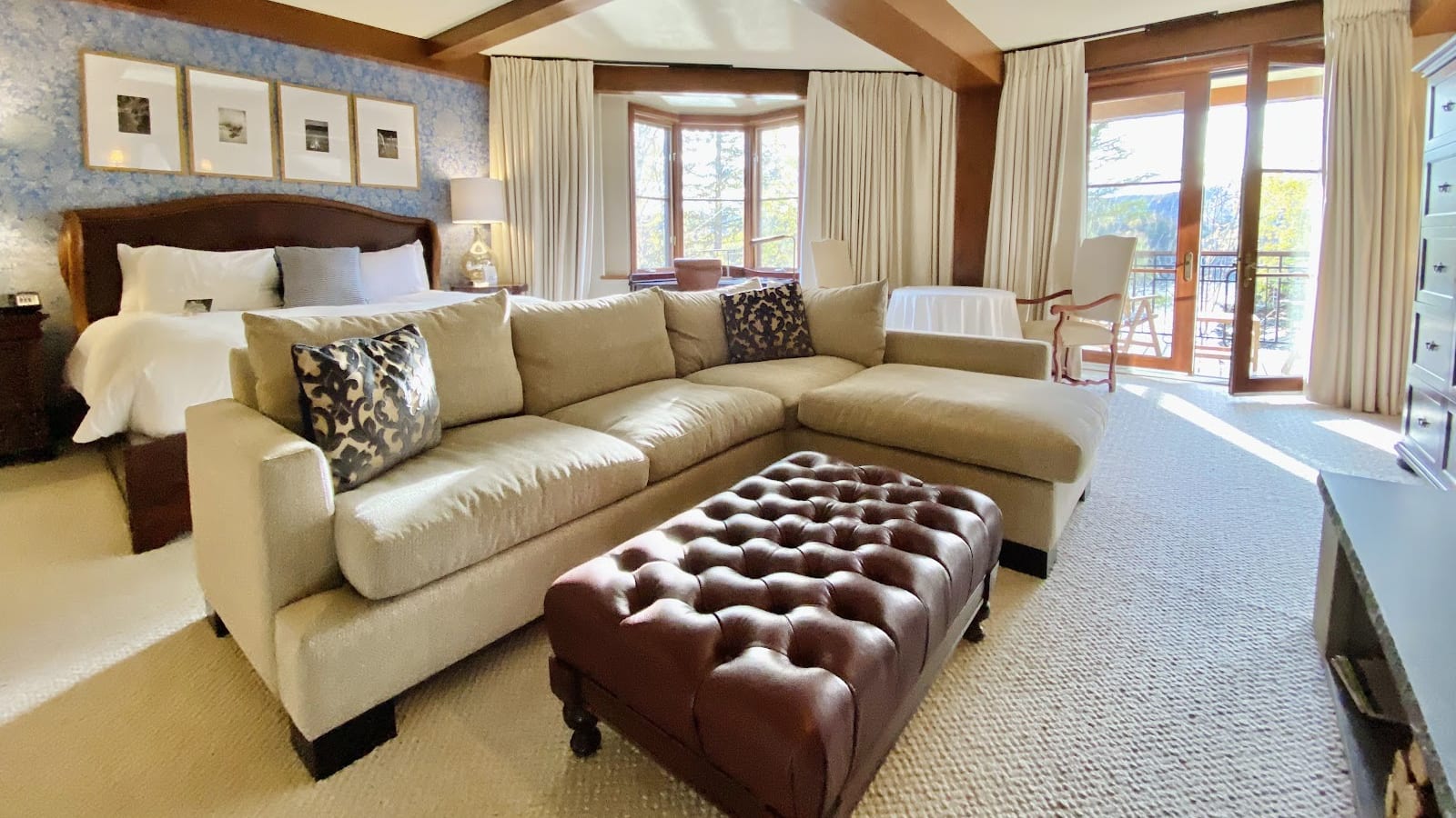 Cozy suite at Quintessence Hotel West End Village
