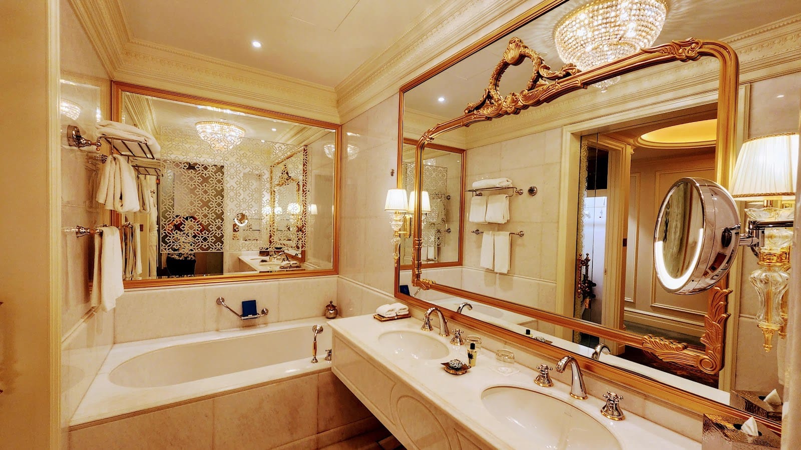 Elegant Raffles The Palm Dubai Dubai