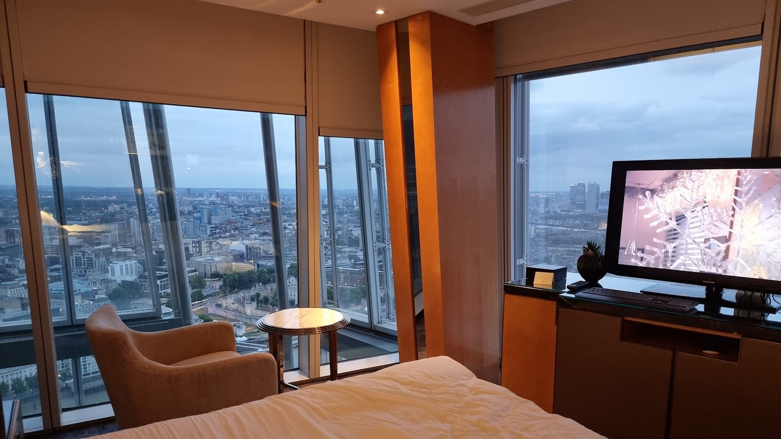 Cozy Shangri-La The Shard London