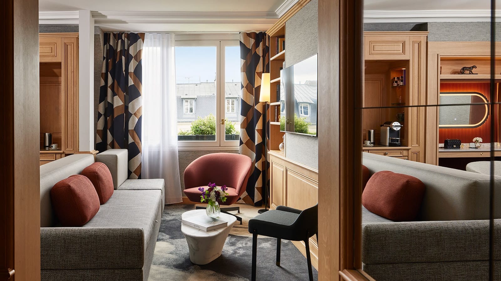 Élégante suite au Sofitel Paris Baltimore Tour Eiffel Paris