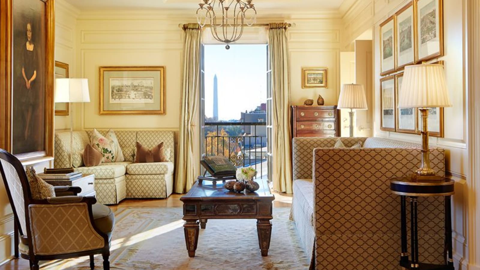 Luxurious living room The Jefferson Washington D.C.