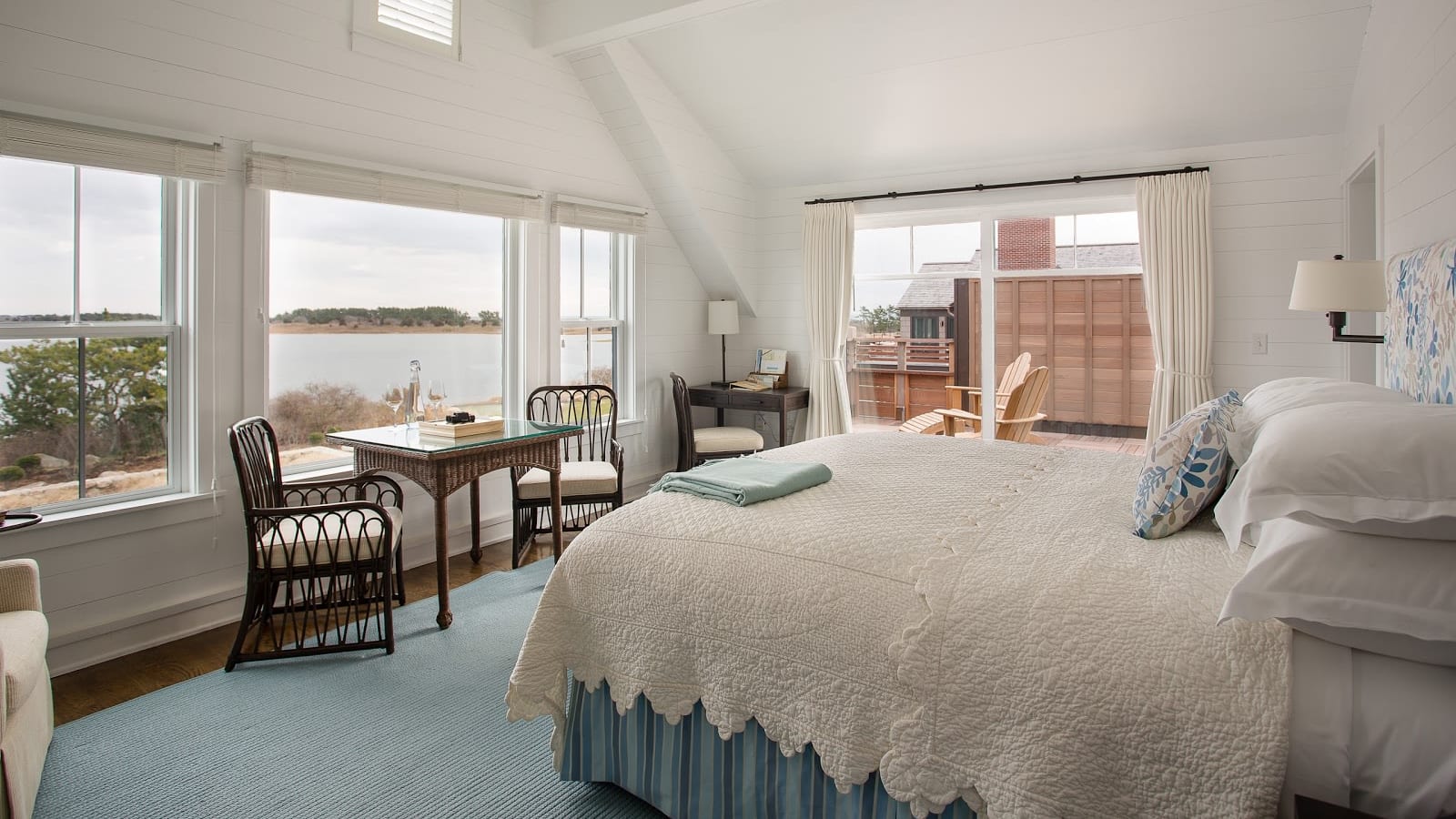 Cozy Weekapaug Inn Westerly