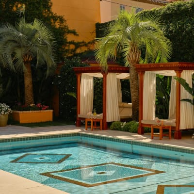 Airelles Spa by La Mer: azure pool, snow cave and cryotherapy after skiing.