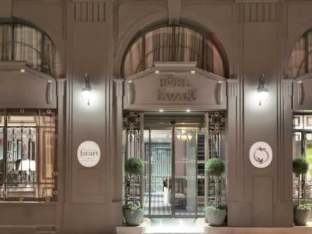 Maison Favart — Paris