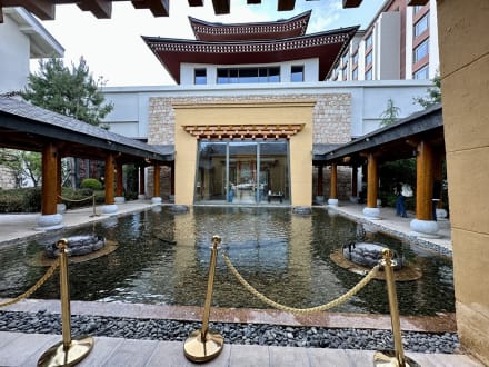 Shangri-La Resort Shangri-La — Shangri-La