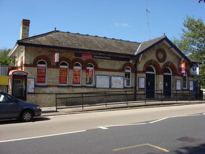 Alexandra Palace, Mazières-en-Gâtine