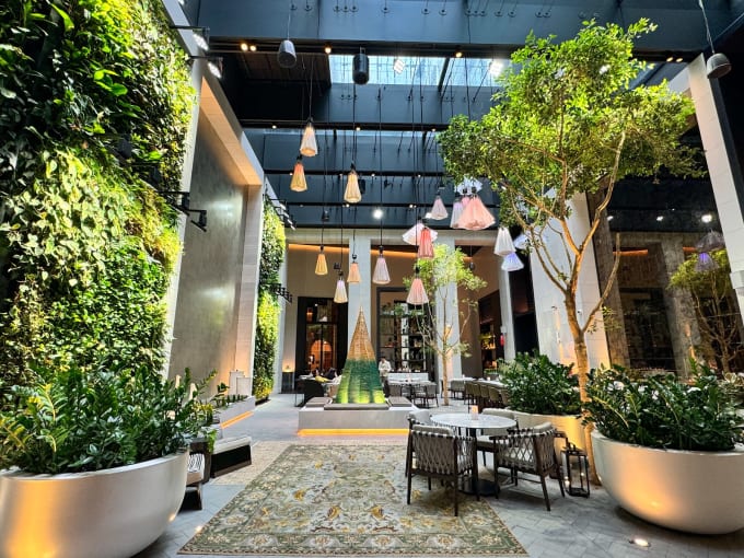 Capella Sydney, Sydney