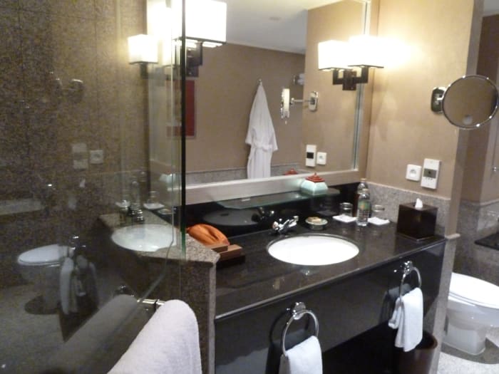 Elegant Anantara Siam Bangkok Hotel Bangkok