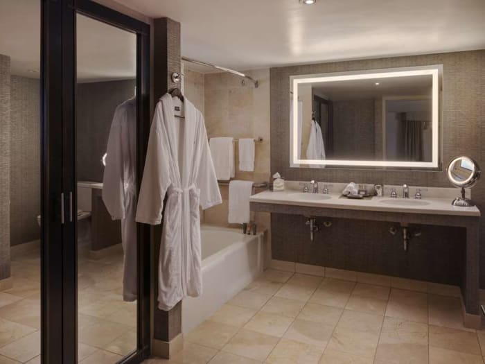 Élégante salle de bain à l'Arizona Biltmore, A Waldorf Astoria Resort Phoenix