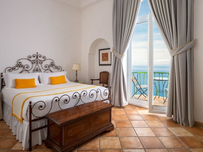 Chambre lumineuse Hôtel Caesar Augustus Île de Capri