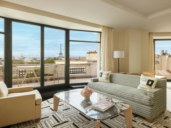 Room eiffel suite — Cheval Blanc Paris