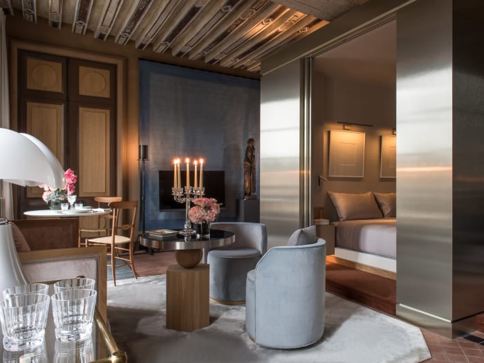 Élégante suite Cour des Vosges Paris