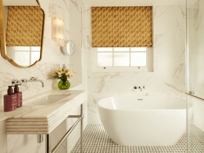 Élégante salle de bain au Flemings Mayfair Londres