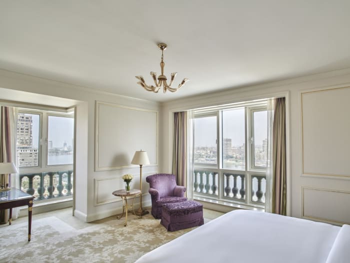 Elegant Four Seasons Hotel Cairo at The First Residence Cairo