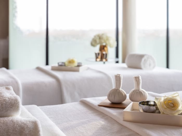 Soothing Four Seasons Hotel London at Park Lane London