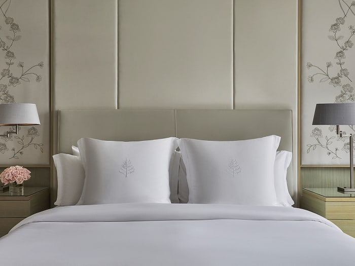 Chic Four Seasons Hotel Toronto