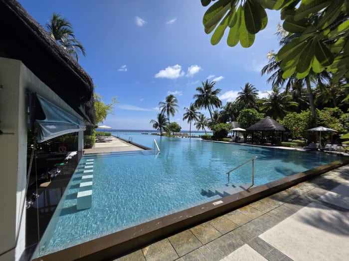 Relaxant Four Seasons Resort Maldives at Landaa Giraavaru Maldives