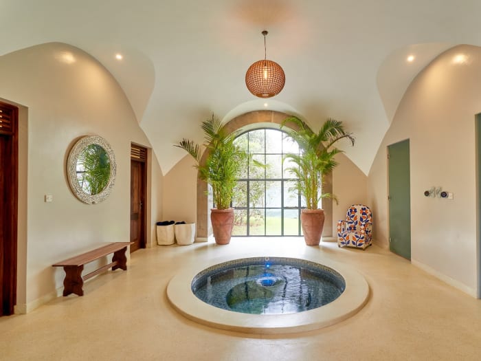 Elegant Giraffe Manor Nairobi