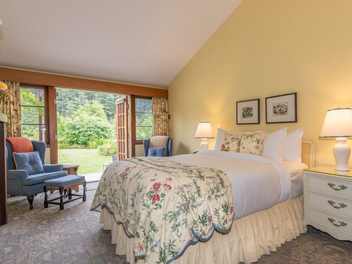 Confortable Hastings House Country House Hotel Salt Spring Island
