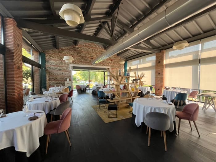 Chaleureux Hôtel Restaurant En Marge Aureville