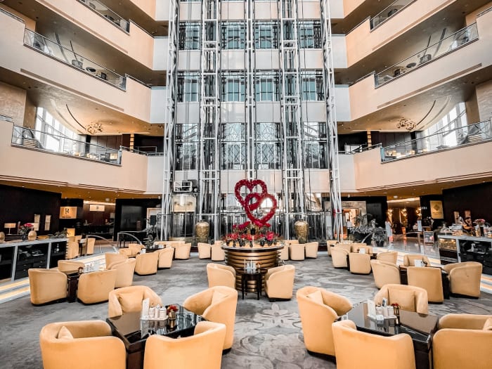 Elegant Jumeirah Emirates Towers Hotel Dubai