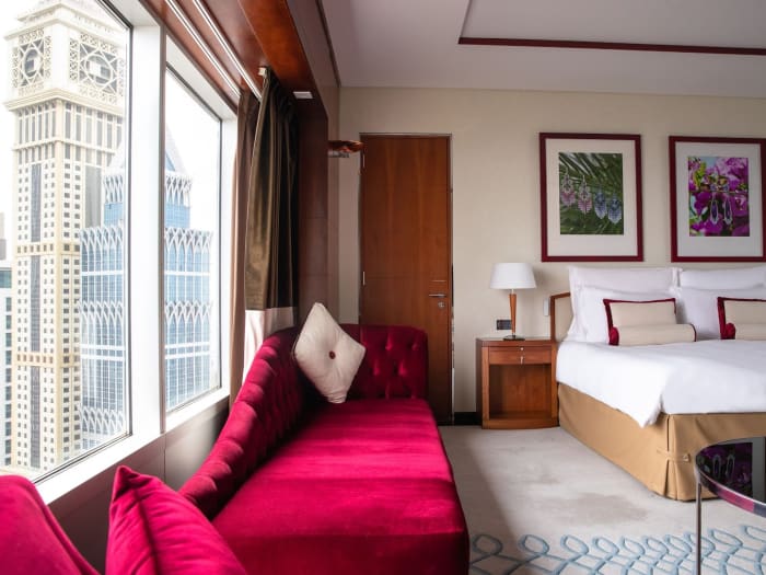 Cozy Jumeirah Emirates Towers Hotel Dubai